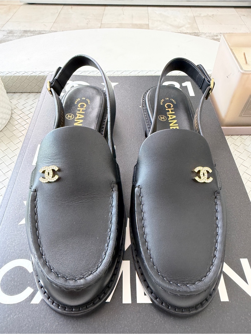 Chanel Metiers D’art 26 Strass CC Logo Black Leather Slingback Loafers Flats - Picture 2 of 14